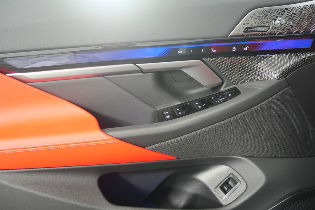 Thumbnail: 2026 BMW M5 - 9