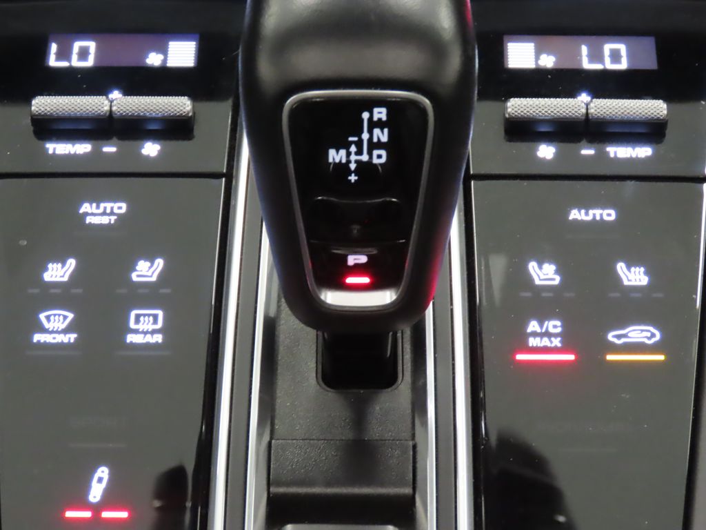 Thumbnail: 2019 Porsche Cayenne - 27
