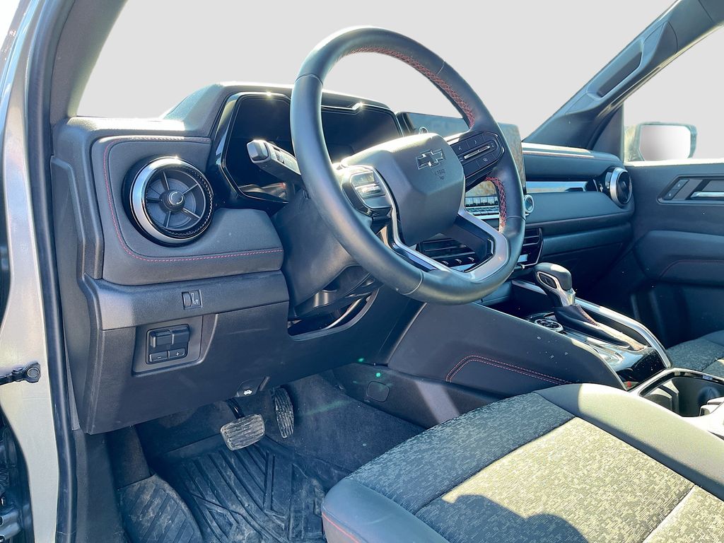 Used 2024 Gray Chevrolet Z71 image 9