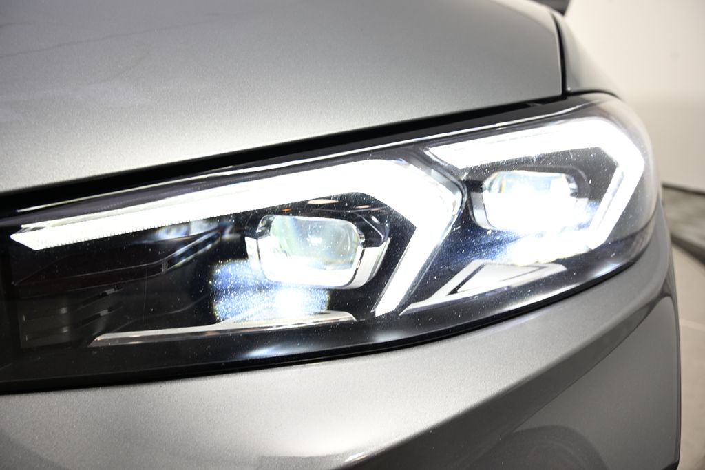 Thumbnail: 2023 BMW 3 Series - 9
