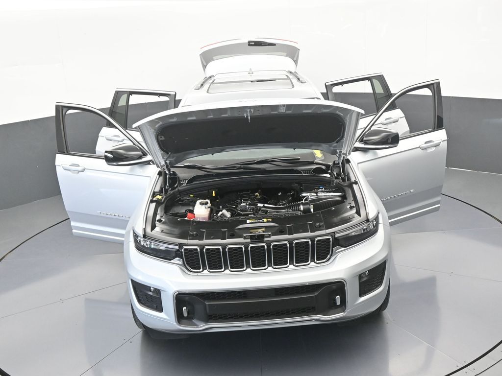 Used 2024 Silver Zynith Jeep Overland image 79