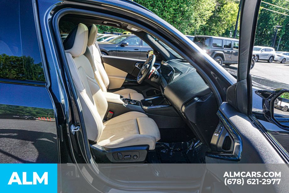 Used 2025 Gray BMW M50 xDrive image 24