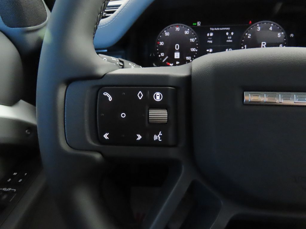 2025 Land Rover Defender 110 11
