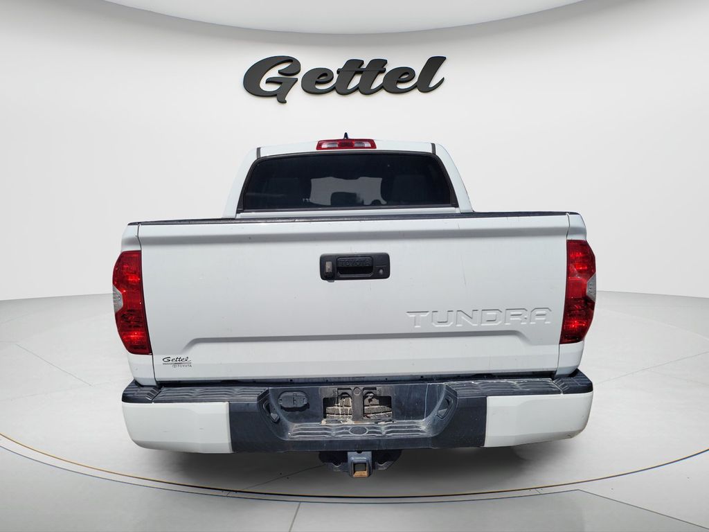 Used 2020 White Toyota SR5 image 6