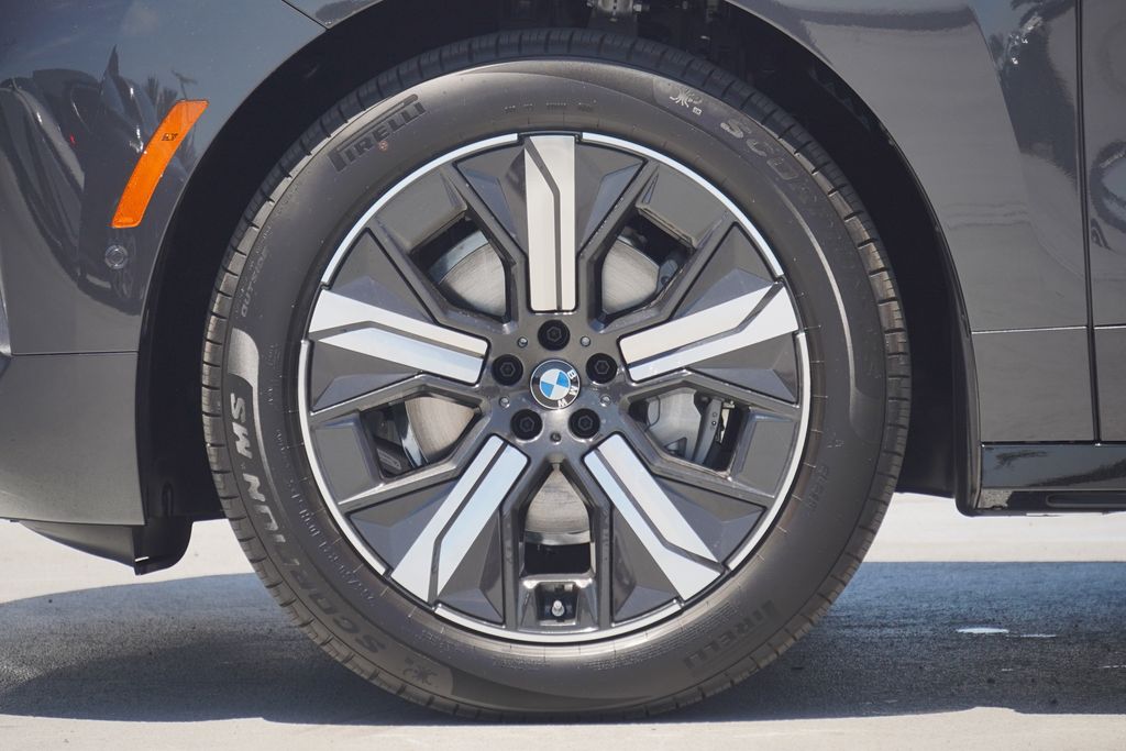 Thumbnail: 2026 BMW iX - 5