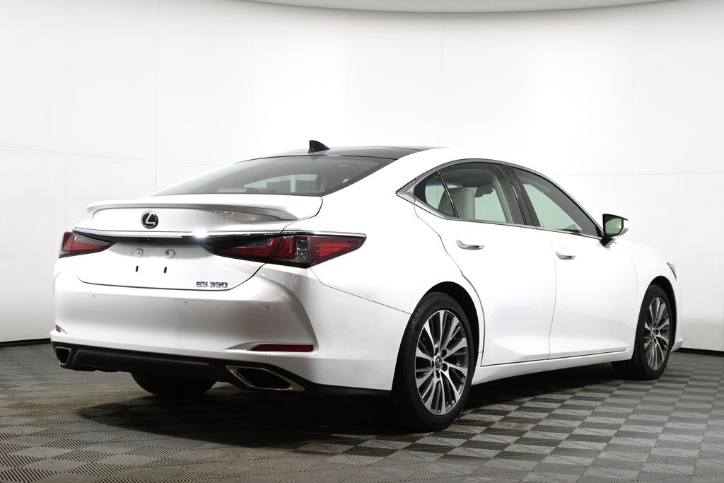 Thumbnail: 2021 Lexus ES - 7