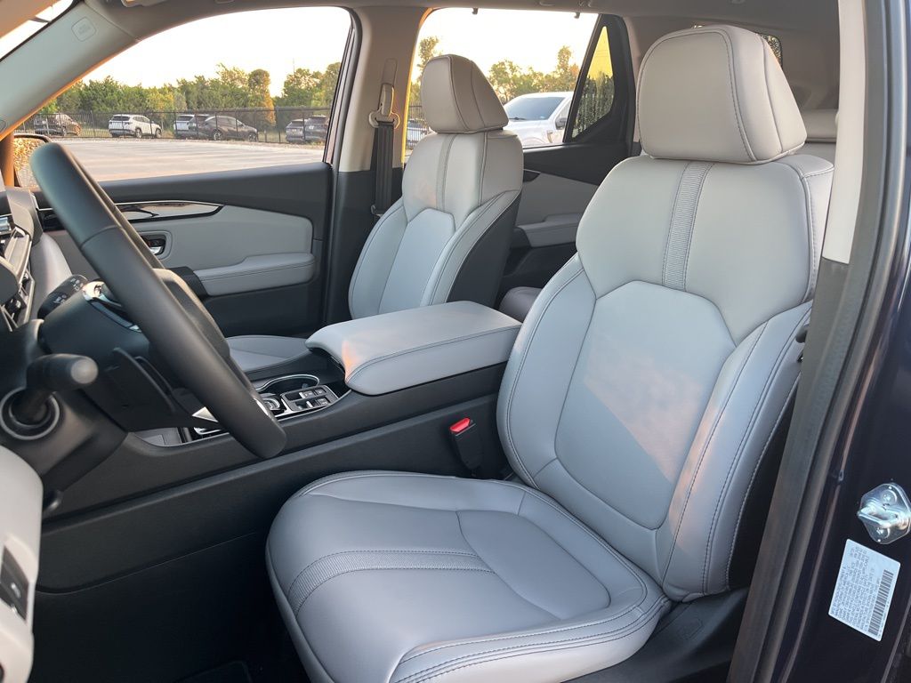 Thumbnail: 2025 Honda Pilot - 13