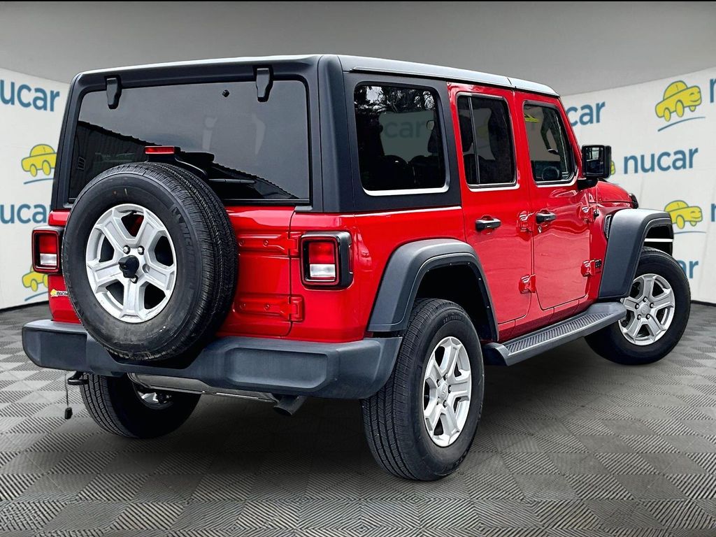 2023 Jeep Wrangler — photo 6