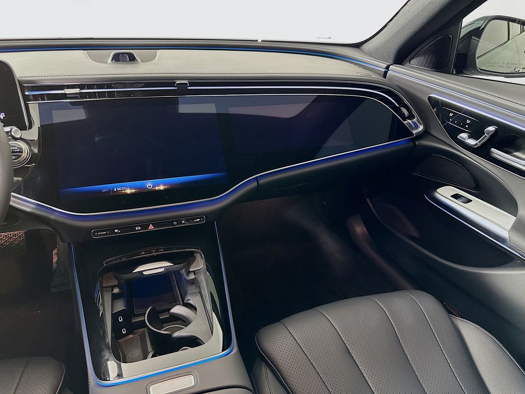 Thumbnail: 2025 Mercedes-Benz E-Class - 24