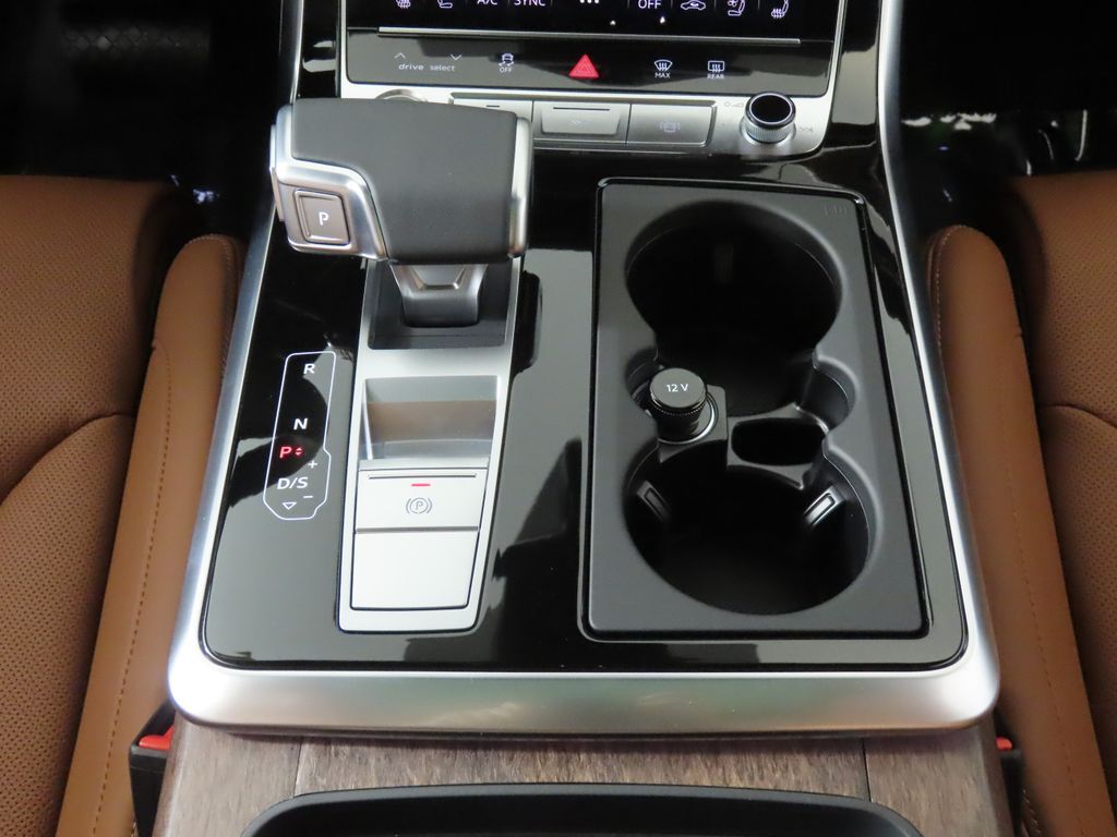 Thumbnail: 2026 Audi Q8 - 23