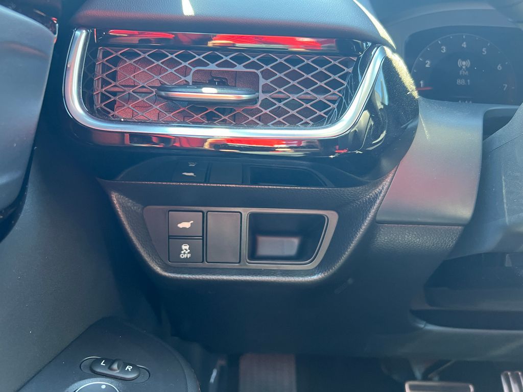 Thumbnail: 2025 Acura ADX - 16