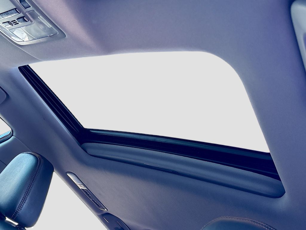 Thumbnail: 2017 Toyota Highlander - 18