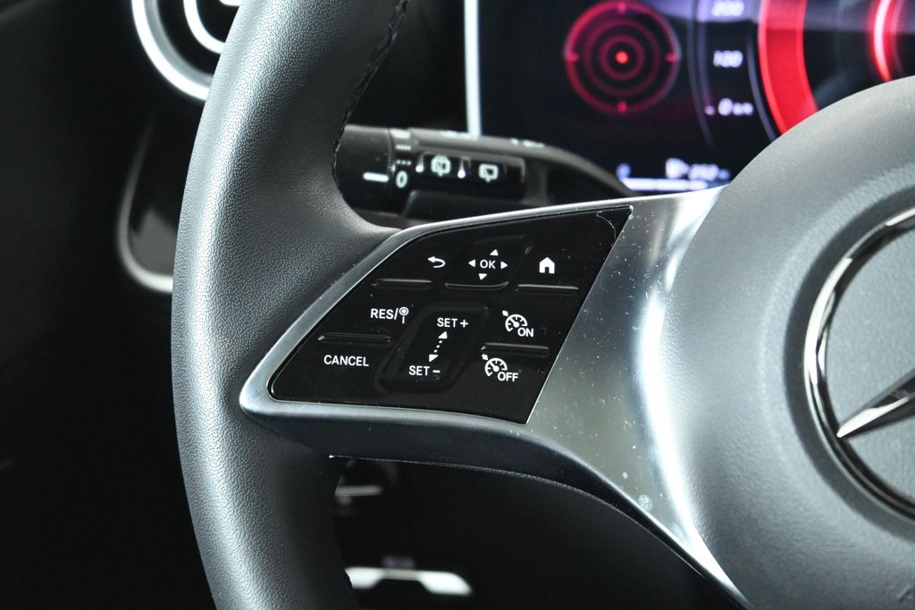 Thumbnail: 2025 Mercedes-Benz GLC - 17