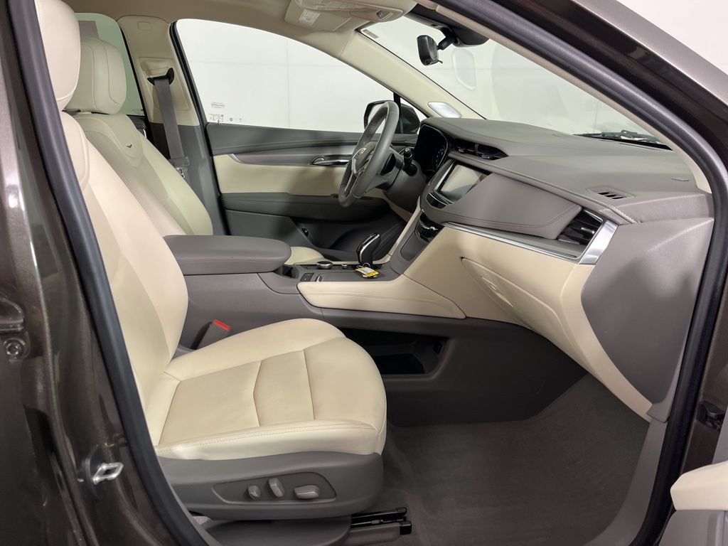 Thumbnail: 2020 Cadillac XT5 - 8