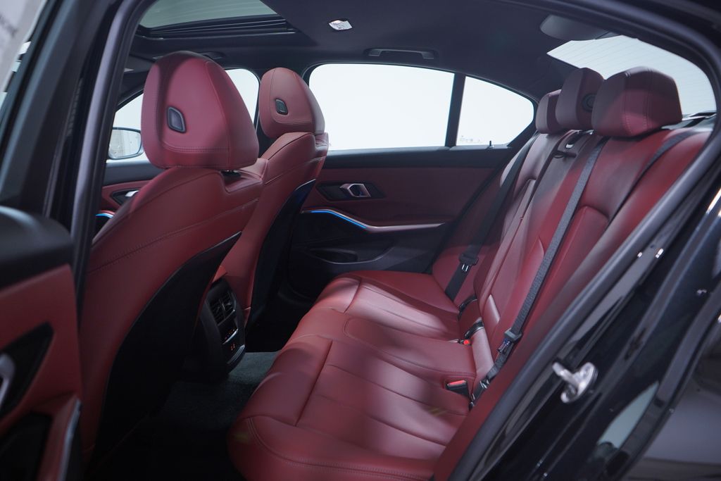 Thumbnail: 2026 BMW 3 Series - 9