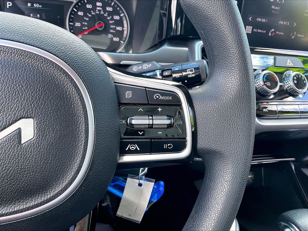 2023 Kia Sorento — photo 23