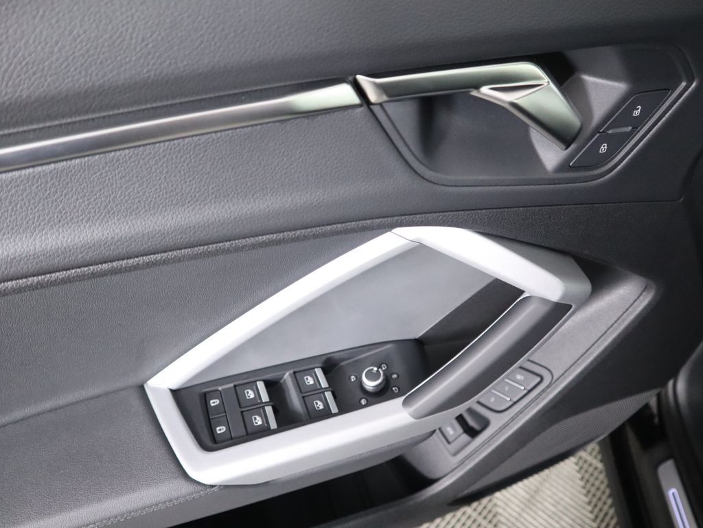 Thumbnail: 2025 Audi Q3 - 24