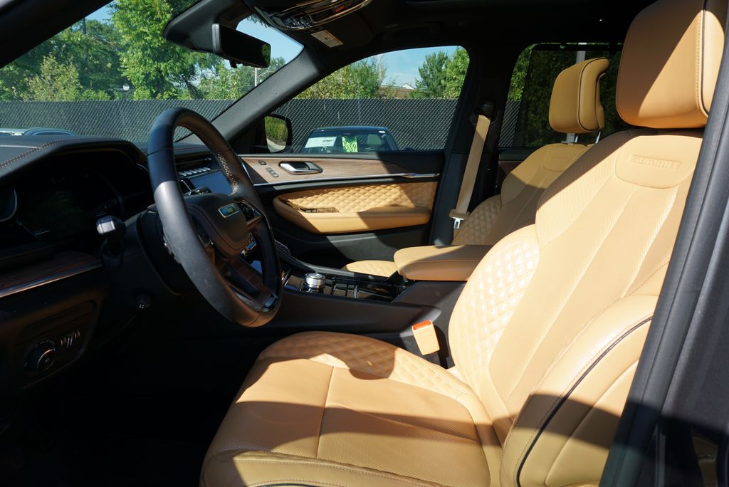 Thumbnail: 2022 Jeep Grand Cherokee - 9