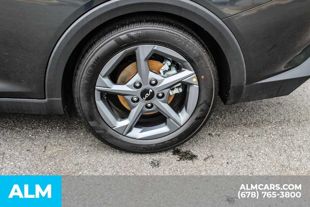 Used 2025 Gray Kia LXS image 16