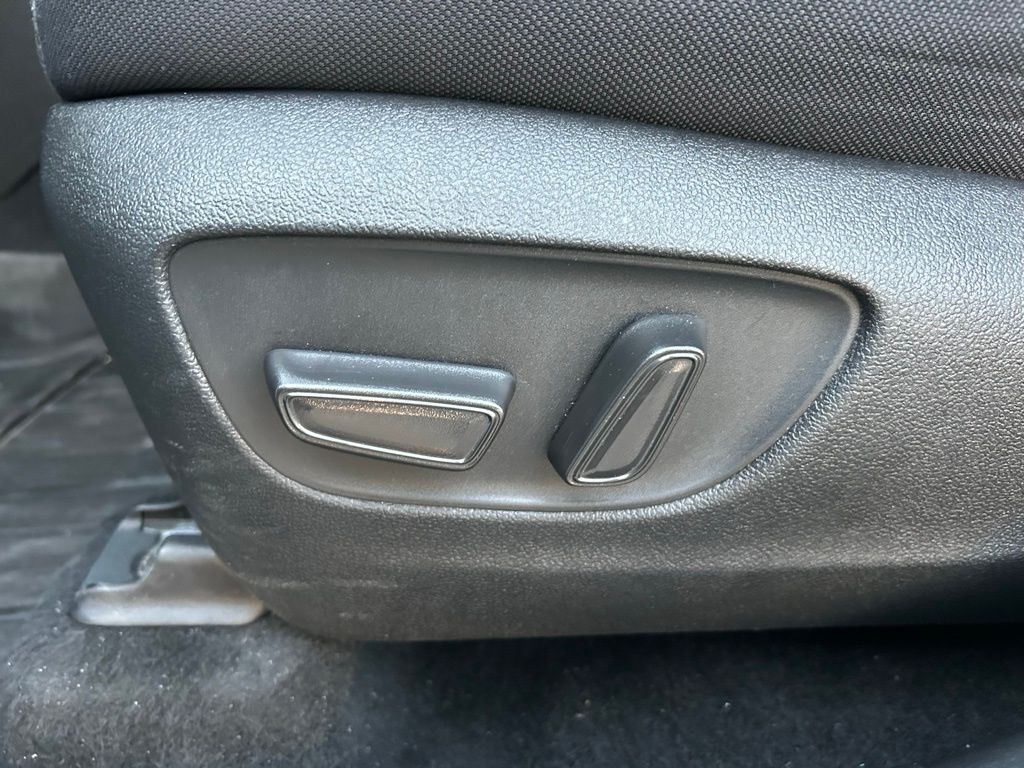 Thumbnail: 2021 Toyota Highlander - 17