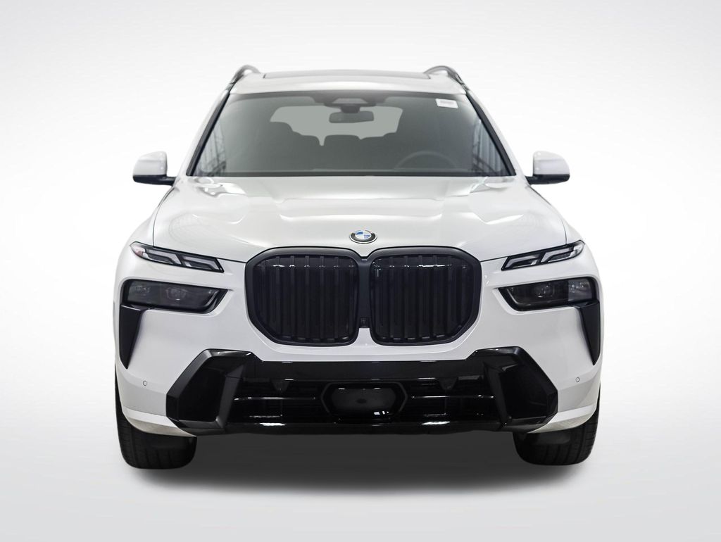 Thumbnail: 2027 BMW X7 - 8