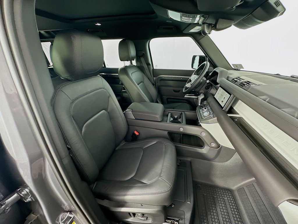 2024 Land Rover Defender 110 28