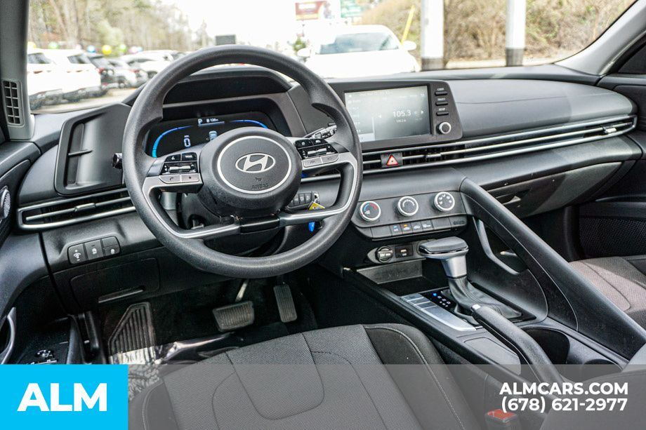 Used 2025 Gray Hyundai SE image 27