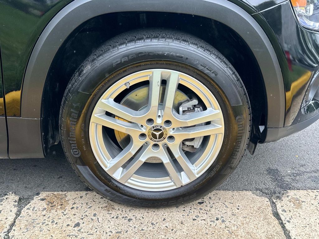 Thumbnail: 2021 Mercedes-Benz GLB - 16