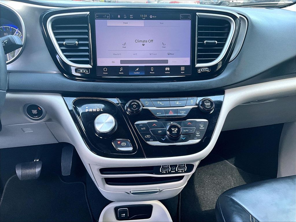 2023 Chrysler Pacifica — photo 26
