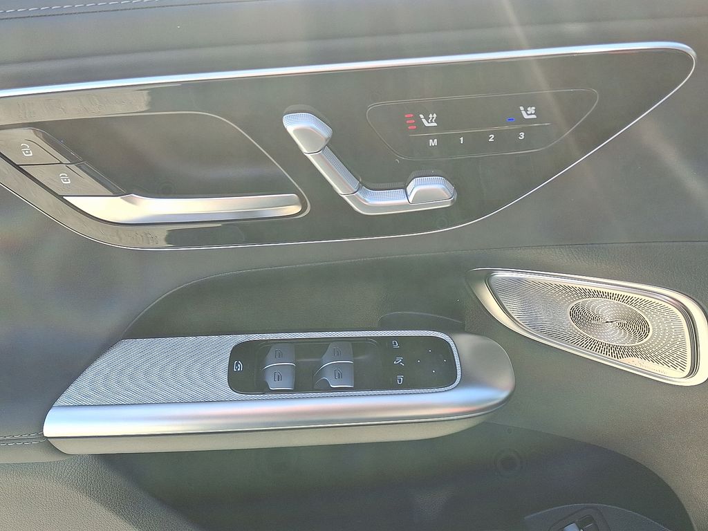 Thumbnail: 2025 Mercedes-Benz GLC - 14