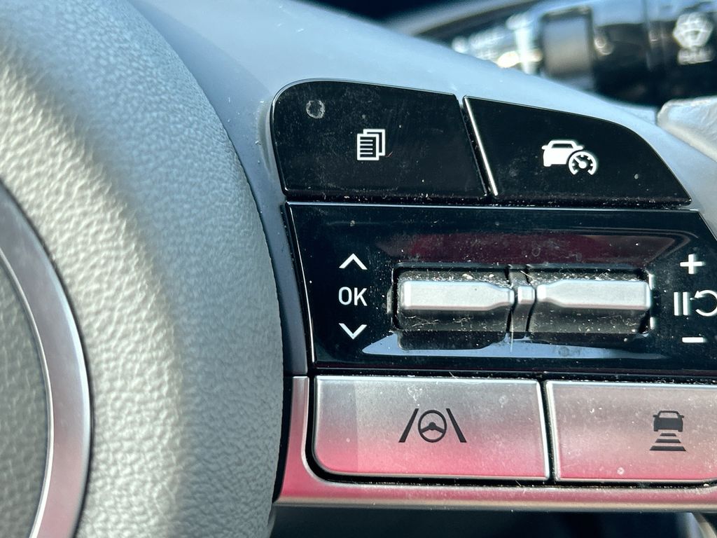 Thumbnail: 2024 Hyundai Elantra - 16