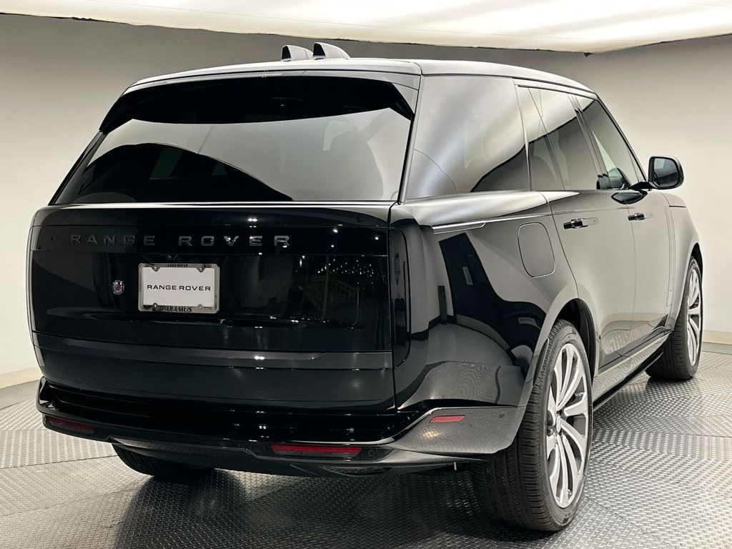 Thumbnail: 2025 Land Rover Range Rover - 3