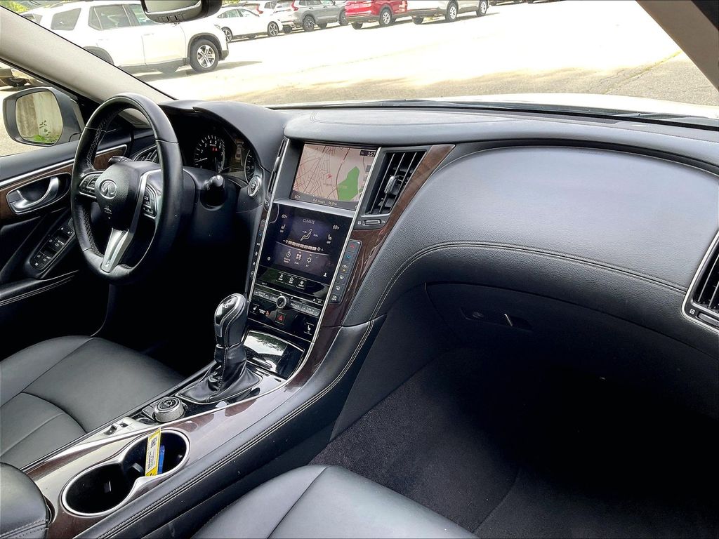 2018 INFINITI Q50 — photo 13