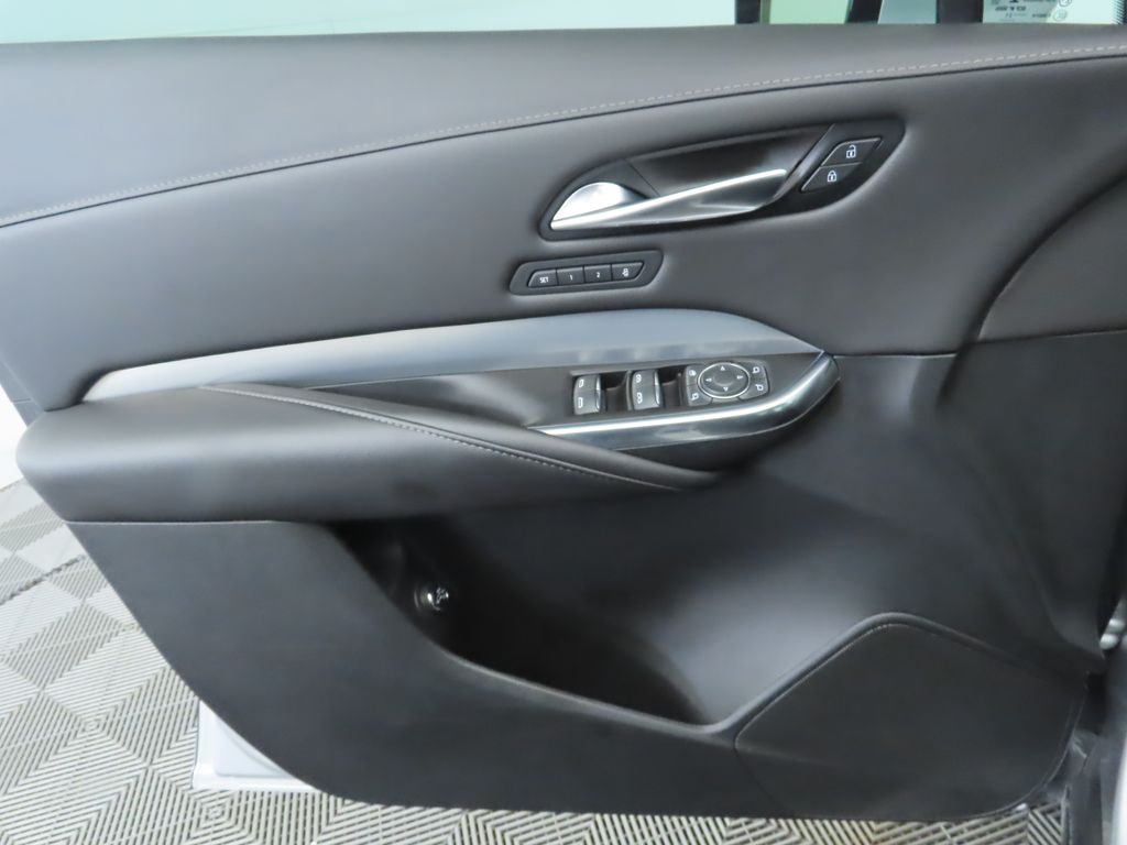 Thumbnail: 2022 Cadillac XT4 - 24