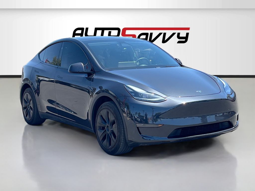 2024 Tesla Model Y Long Range Rear Wheel Drive's photo