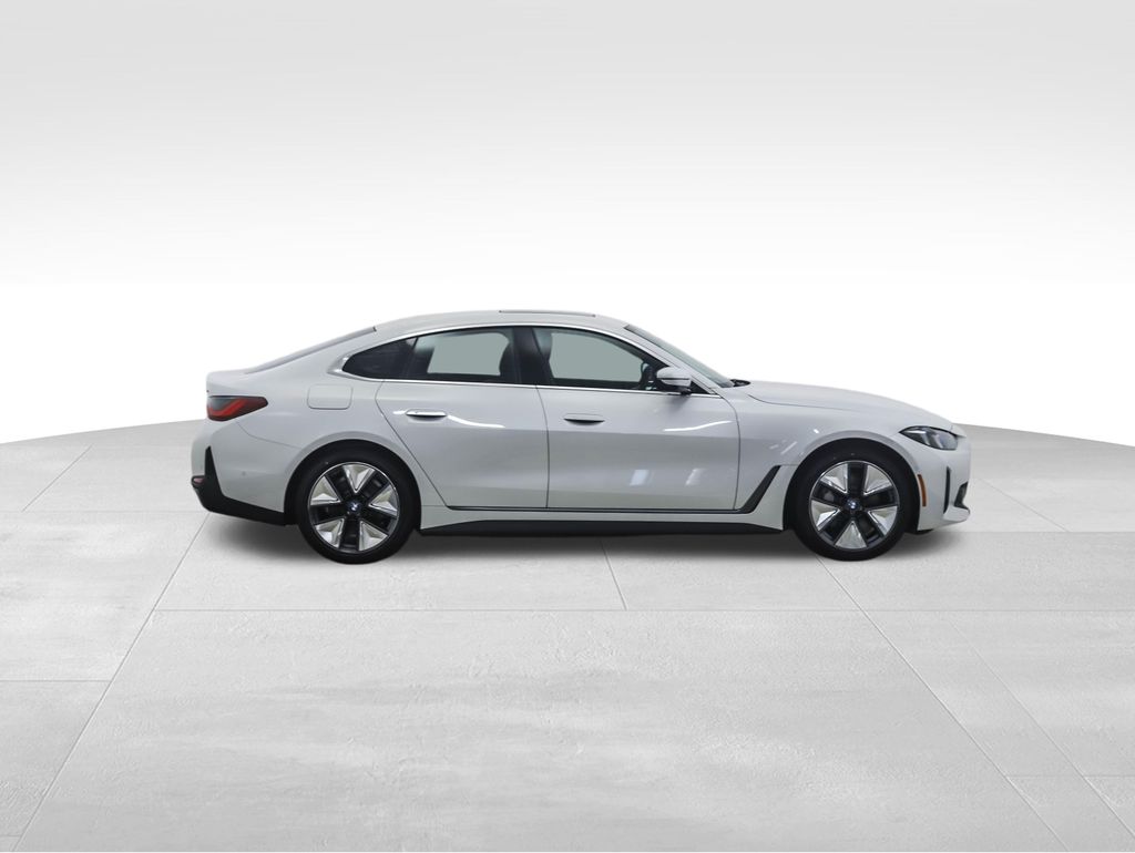Thumbnail: 2026 BMW i4 - 6