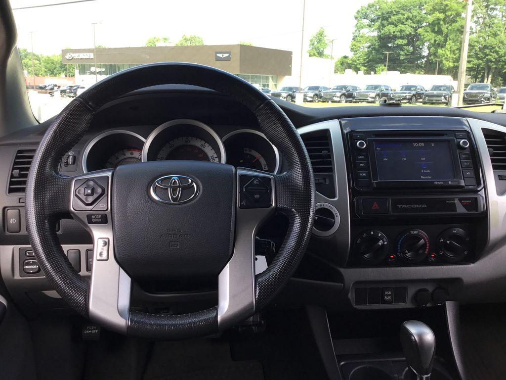 Thumbnail: 2015 Toyota Tacoma - 10