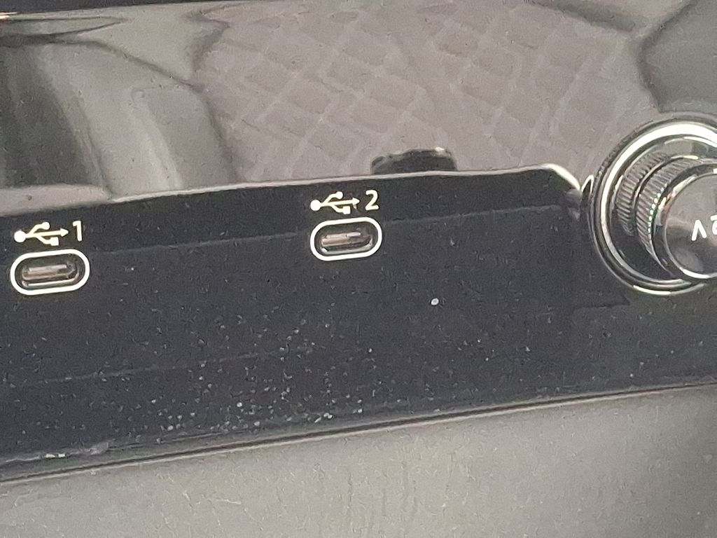 Thumbnail: 2025 Audi SQ6 e-tron - 24