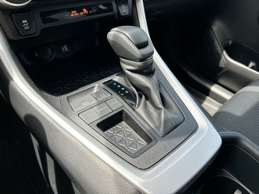 Thumbnail: 2024 Toyota RAV4 - 25