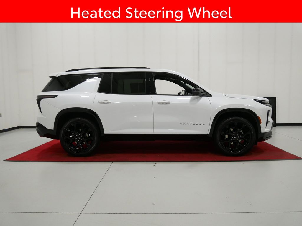 Used 2025 Chevrolet Traverse SUV