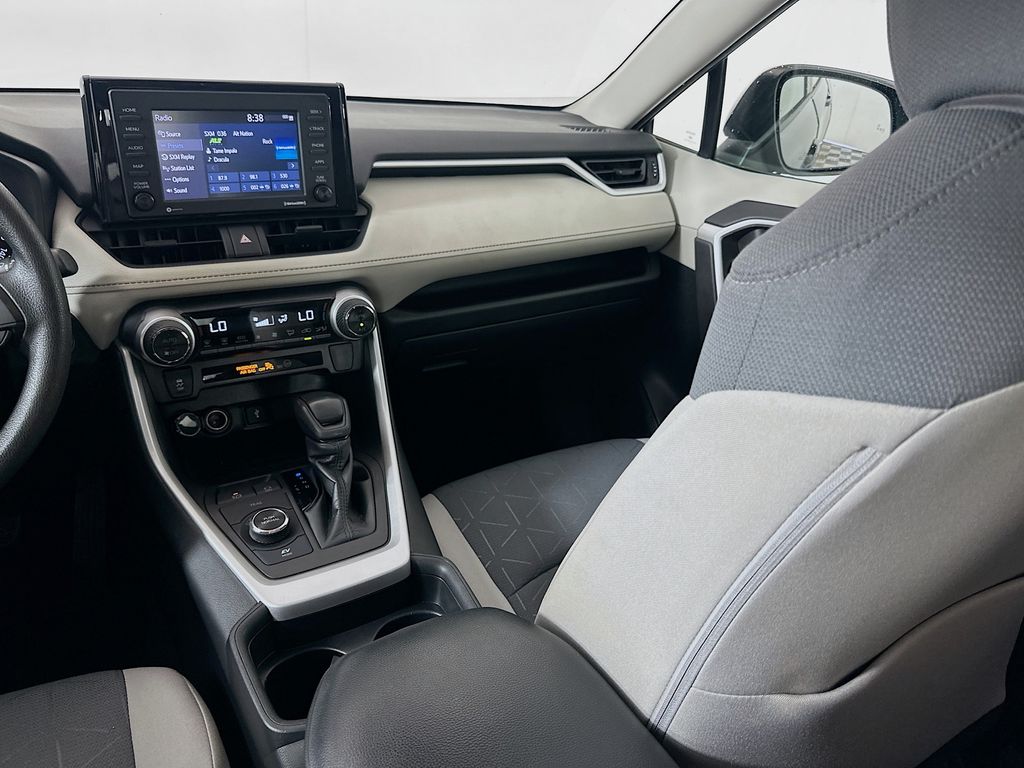 Thumbnail: 2021 Toyota RAV4 - 22