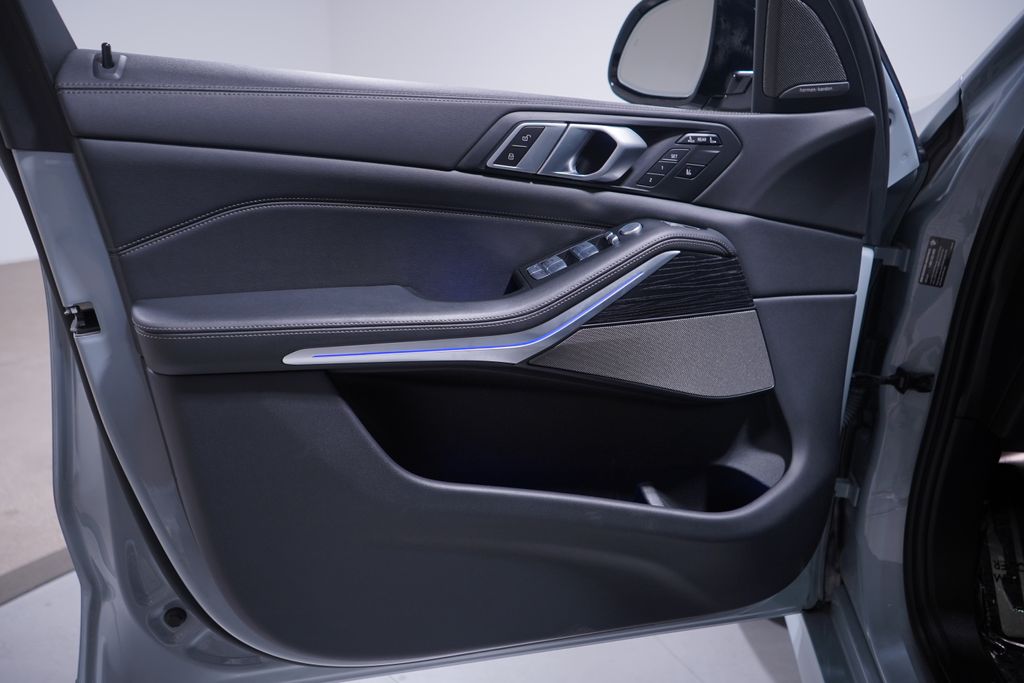 Thumbnail: 2023 BMW X7 - 17