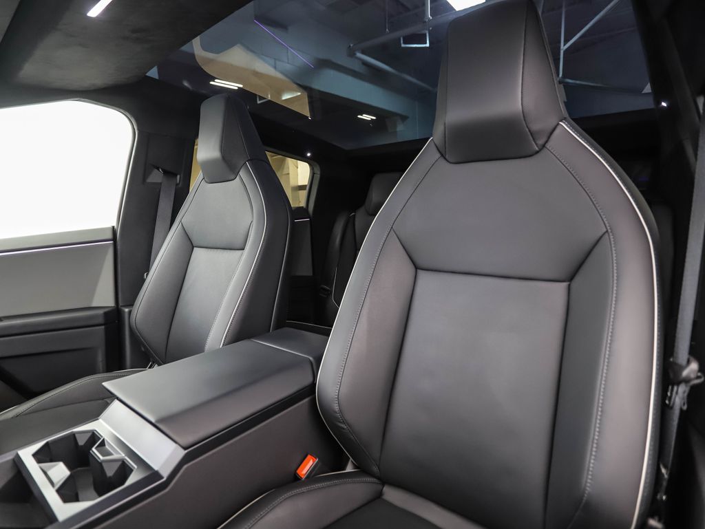 2024 Tesla Cybertruck  12