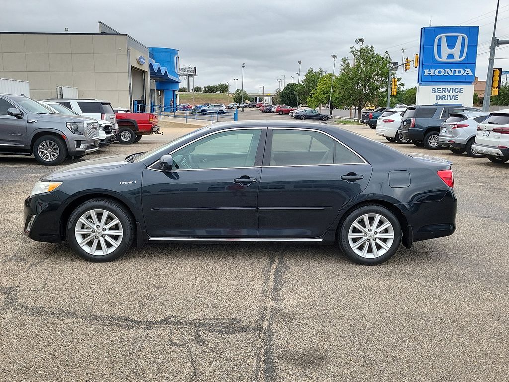 2013 Toyota Camry Hybrid XLE - 5