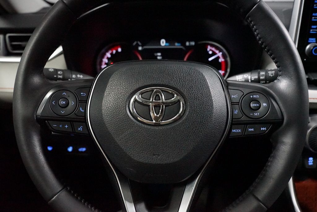 Thumbnail: 2019 Toyota RAV4 - 12