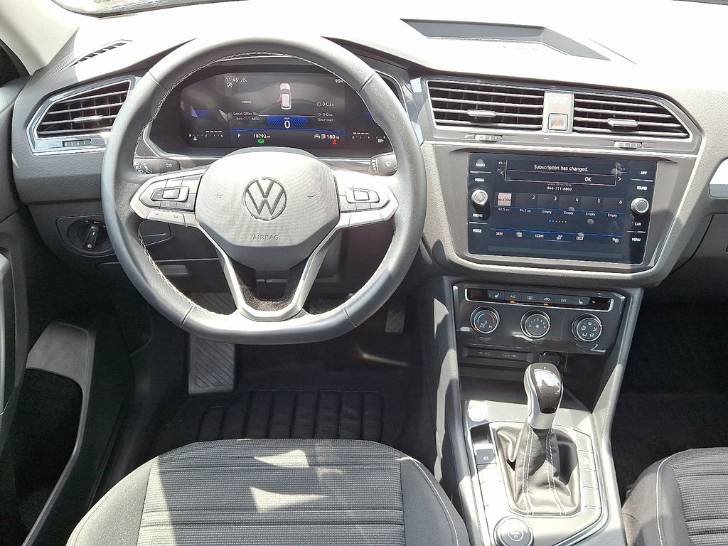 Thumbnail: 2024 Volkswagen Tiguan - 12