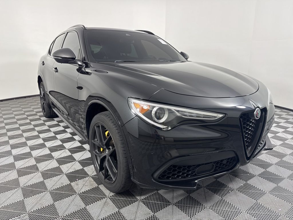 Thumbnail: 2020 Alfa Romeo Stelvio - 3