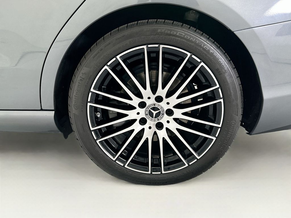 Thumbnail: 2025 Mercedes-Benz C-Class - 30