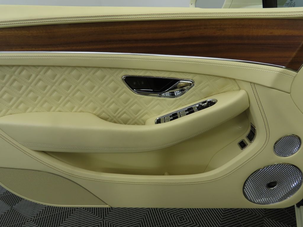 Thumbnail: 2022 Bentley Continental - 32