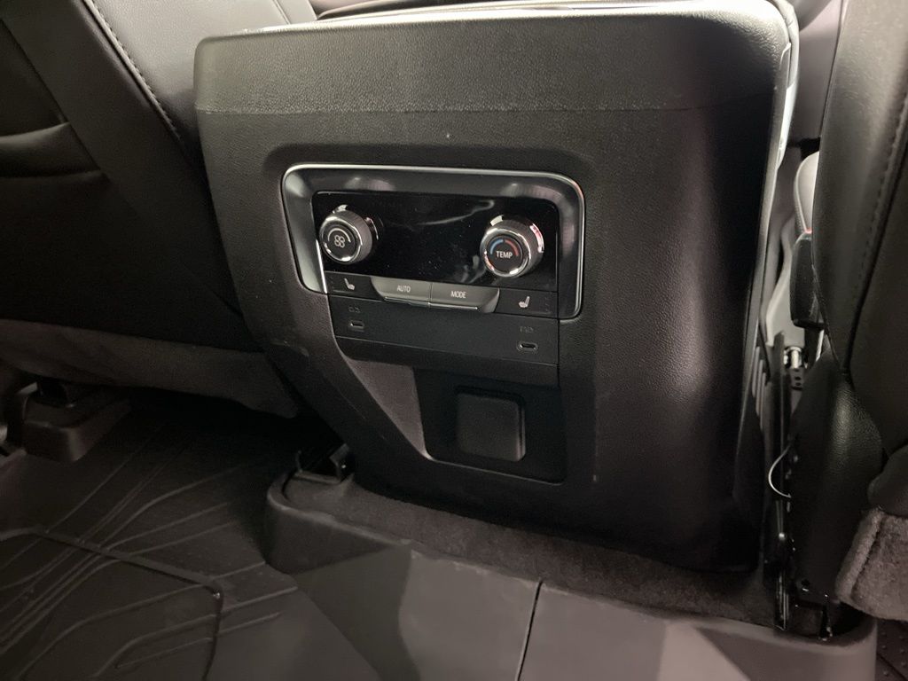 Thumbnail: 2026 Chevrolet Suburban - 17